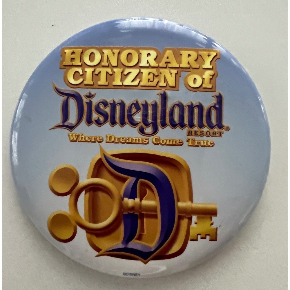 Disneyland Resort Honorary Citizen Where Dreams Come True Pin Back Button Blue